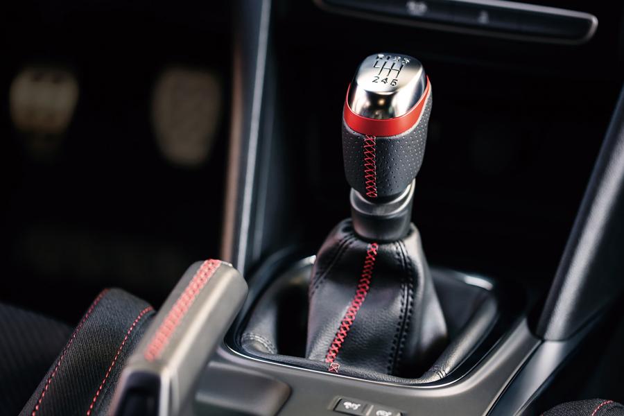 Детали интерьера Renault Megane R.S. Trophy 2018 года  (JP) (фото 23 из 34)